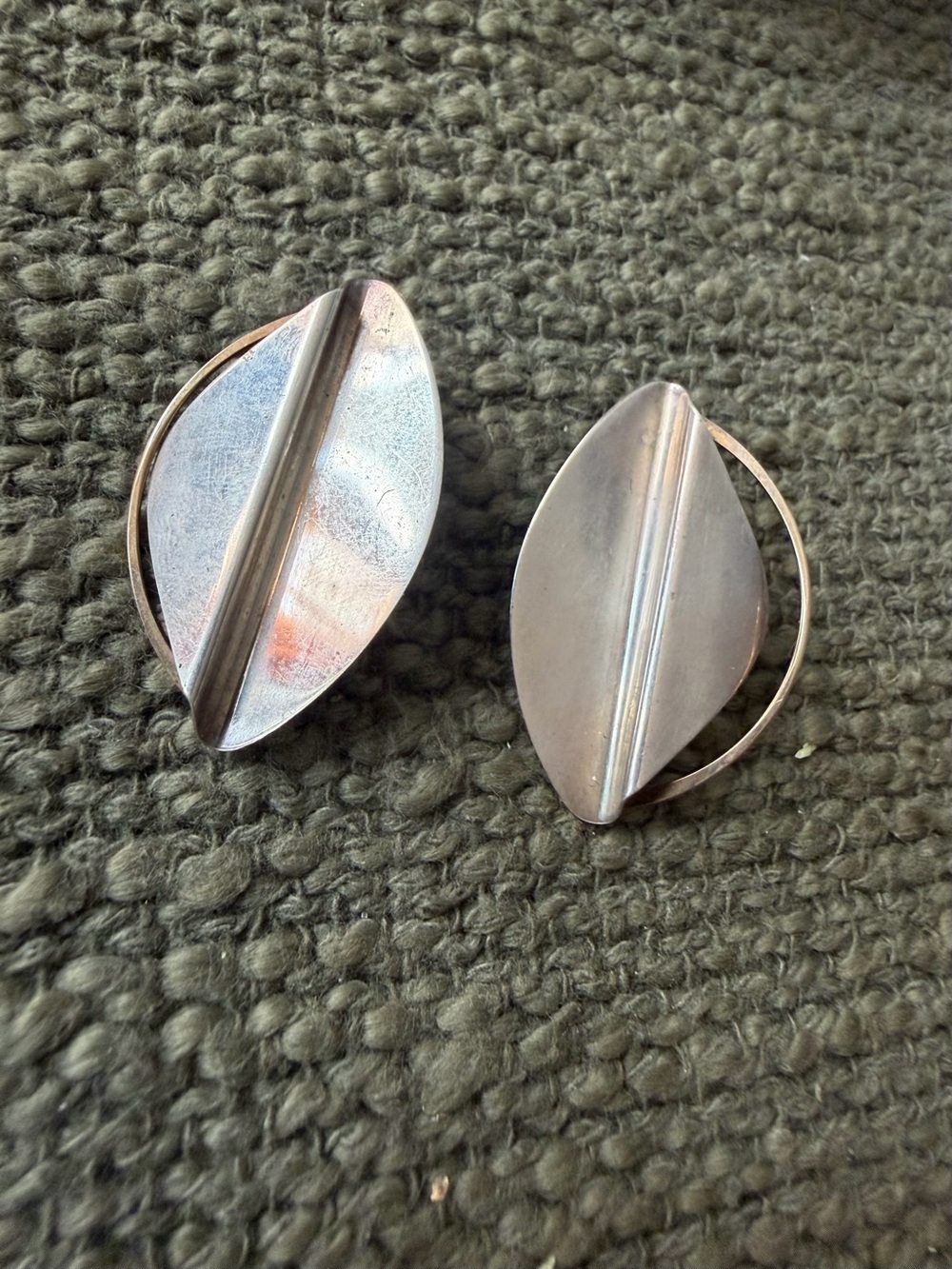 VTG Modernist Silver Gold Tone Mixed Metal Abstract Leaf Statement Stud Earrings